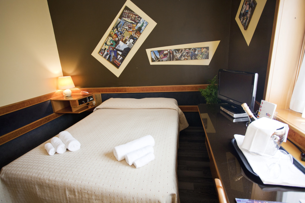 Отель Diplomatic