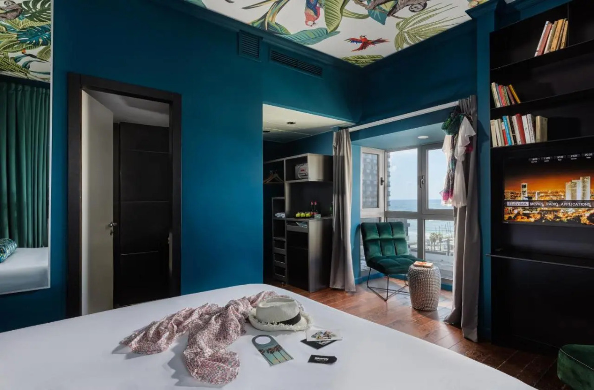 Sea Side by Zvieli Hotels