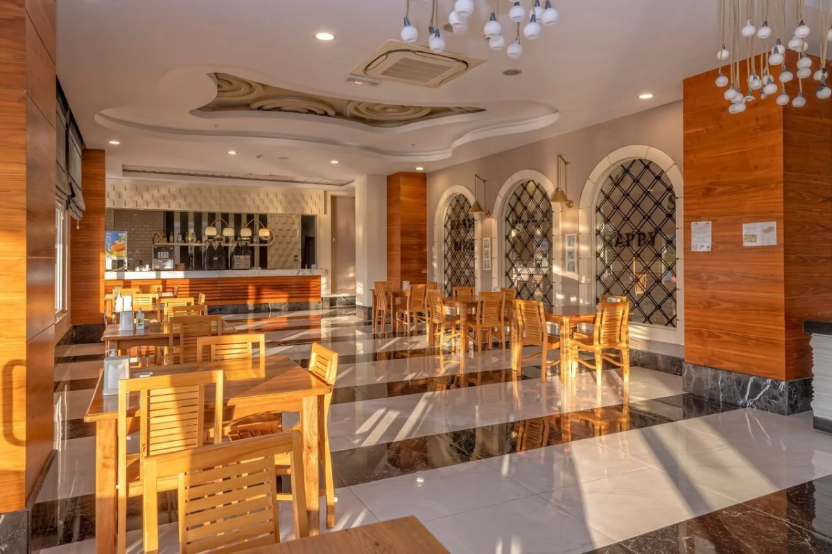 Port River Hotel & Spa