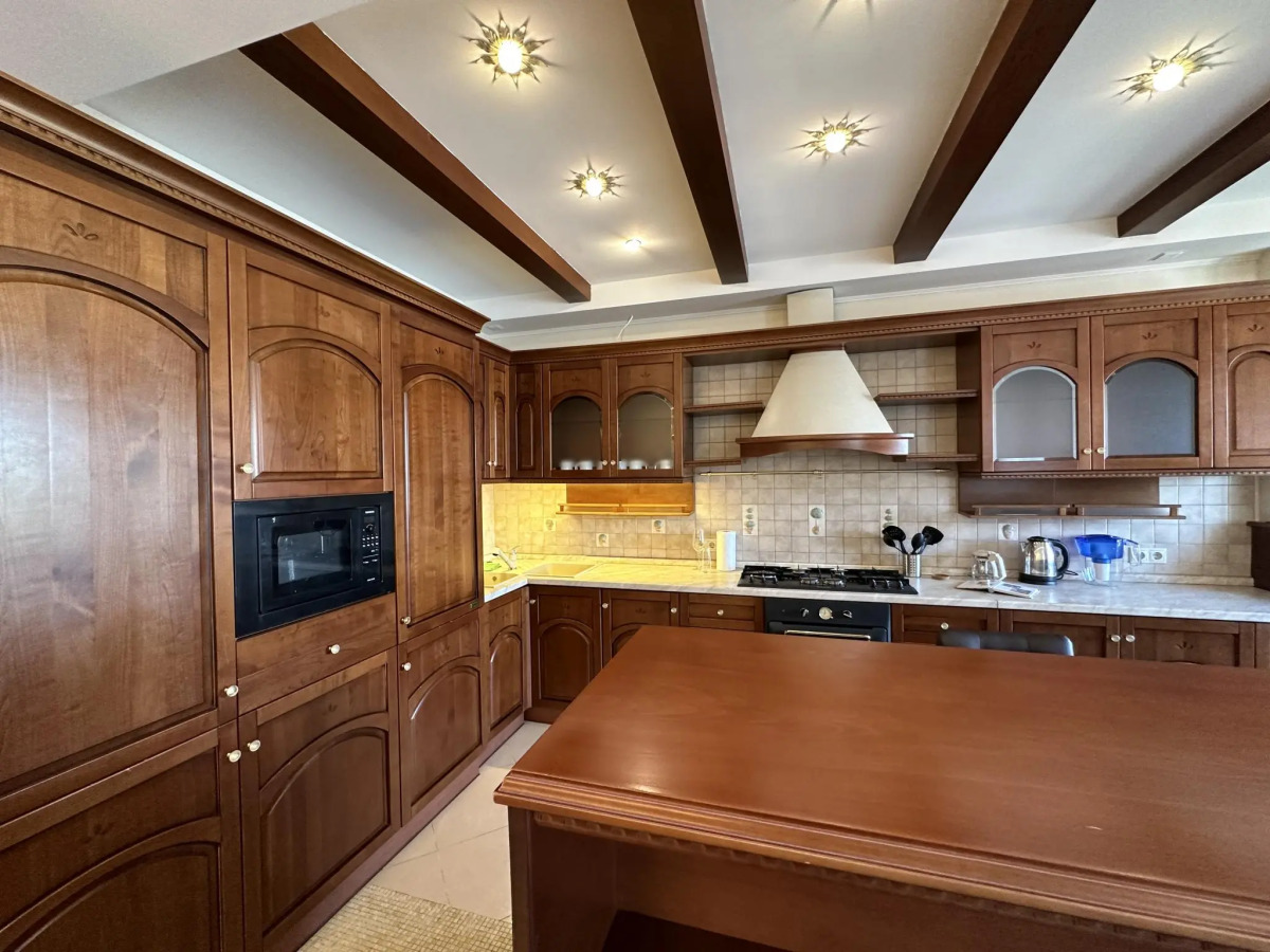 Artinvest (Артинвест) на улице Япеева