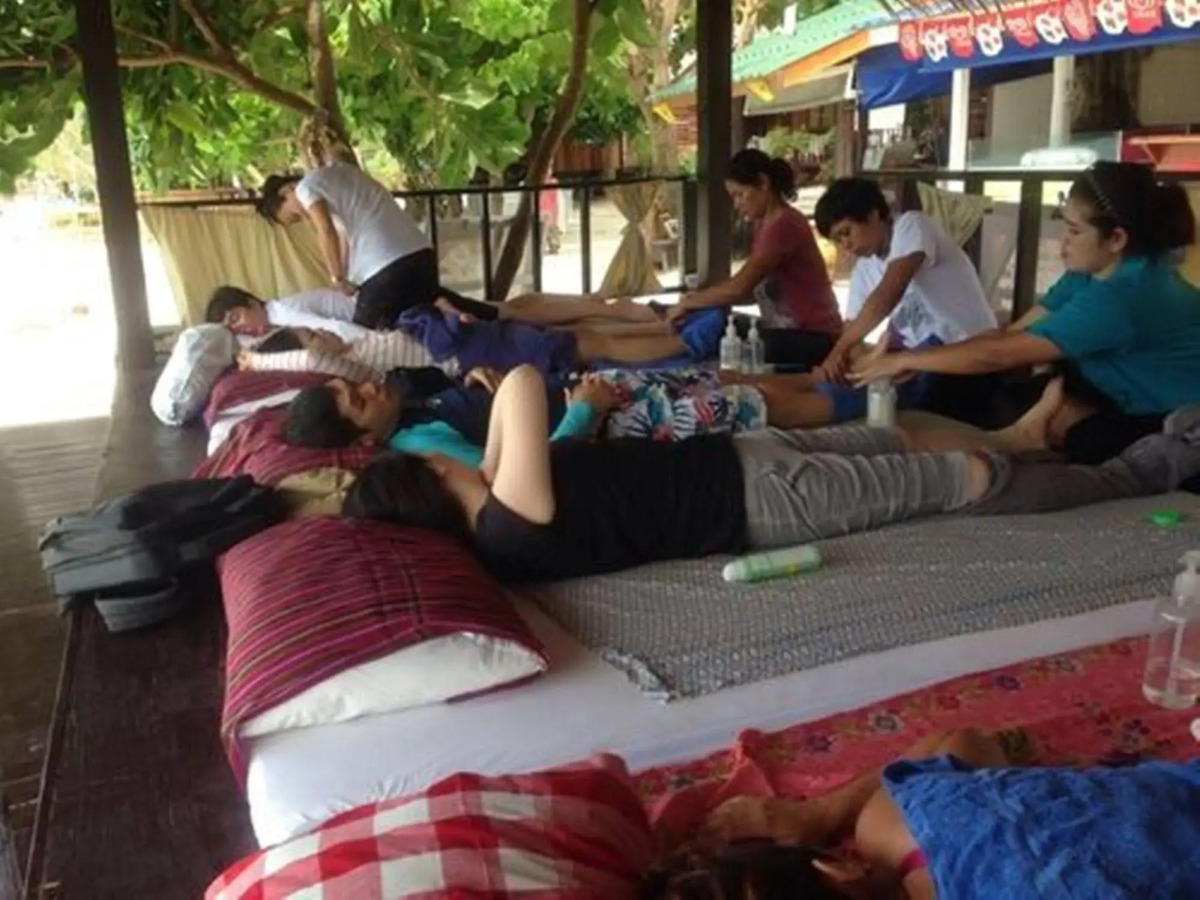 Phi Phi Nice Beach Resort