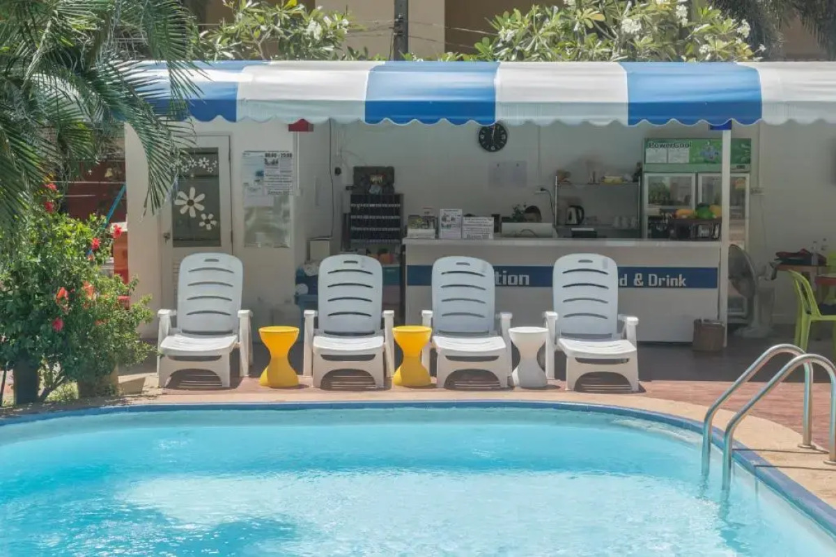 Porterhouse Beach Hotel