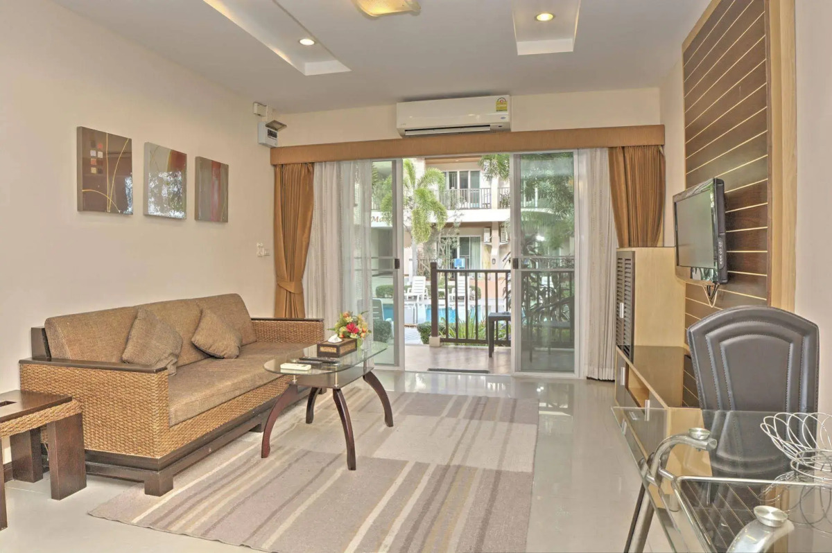 Whispering Palms Suite