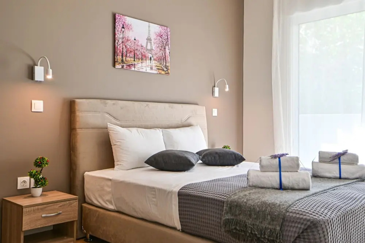 Thisean Modern Suites by Athens Stay