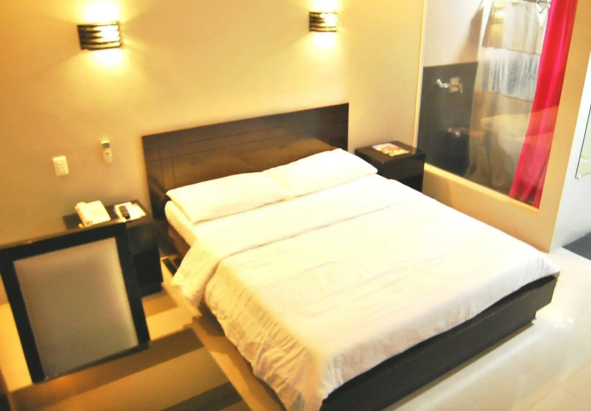 Rumi Apartelle Hotel