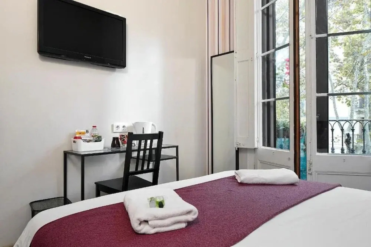 Отель BruStar Gotic-Centric