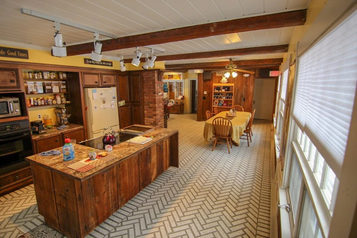 Admiral Peary Inn Bed & Breakfast