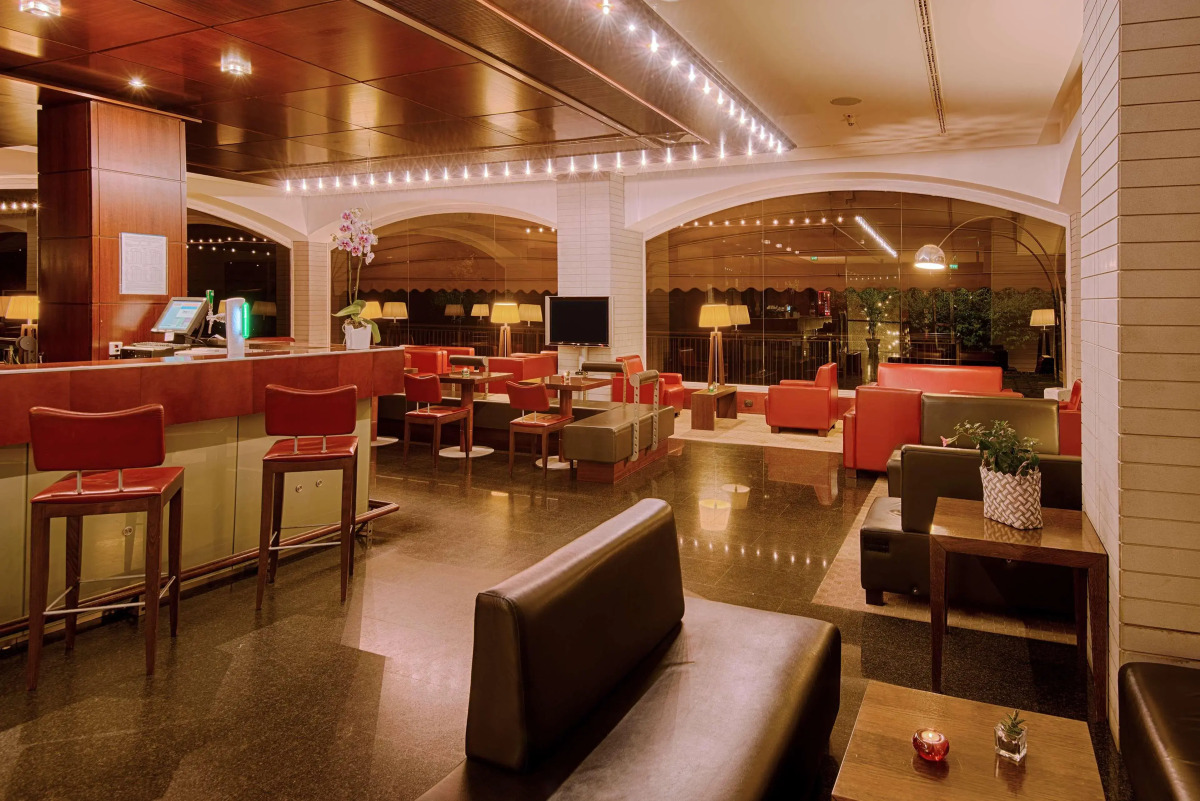 Отель NH Milano 2