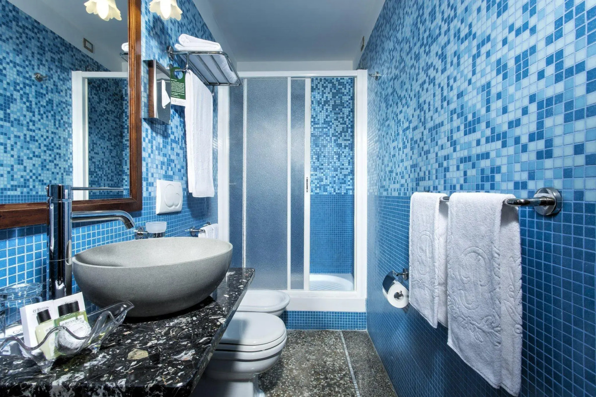 Отель Golden Tulip Rome Piram