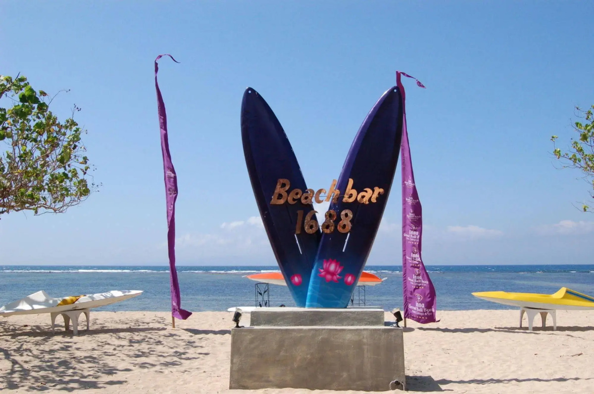 Отель Bali Beach
