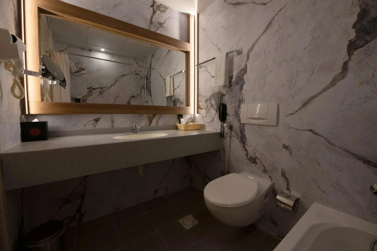 Отель Ramee Guestline Qurum