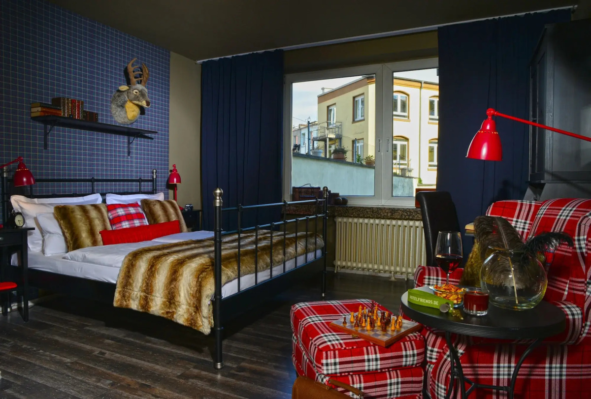 hotel friends Dusseldorf Downtown