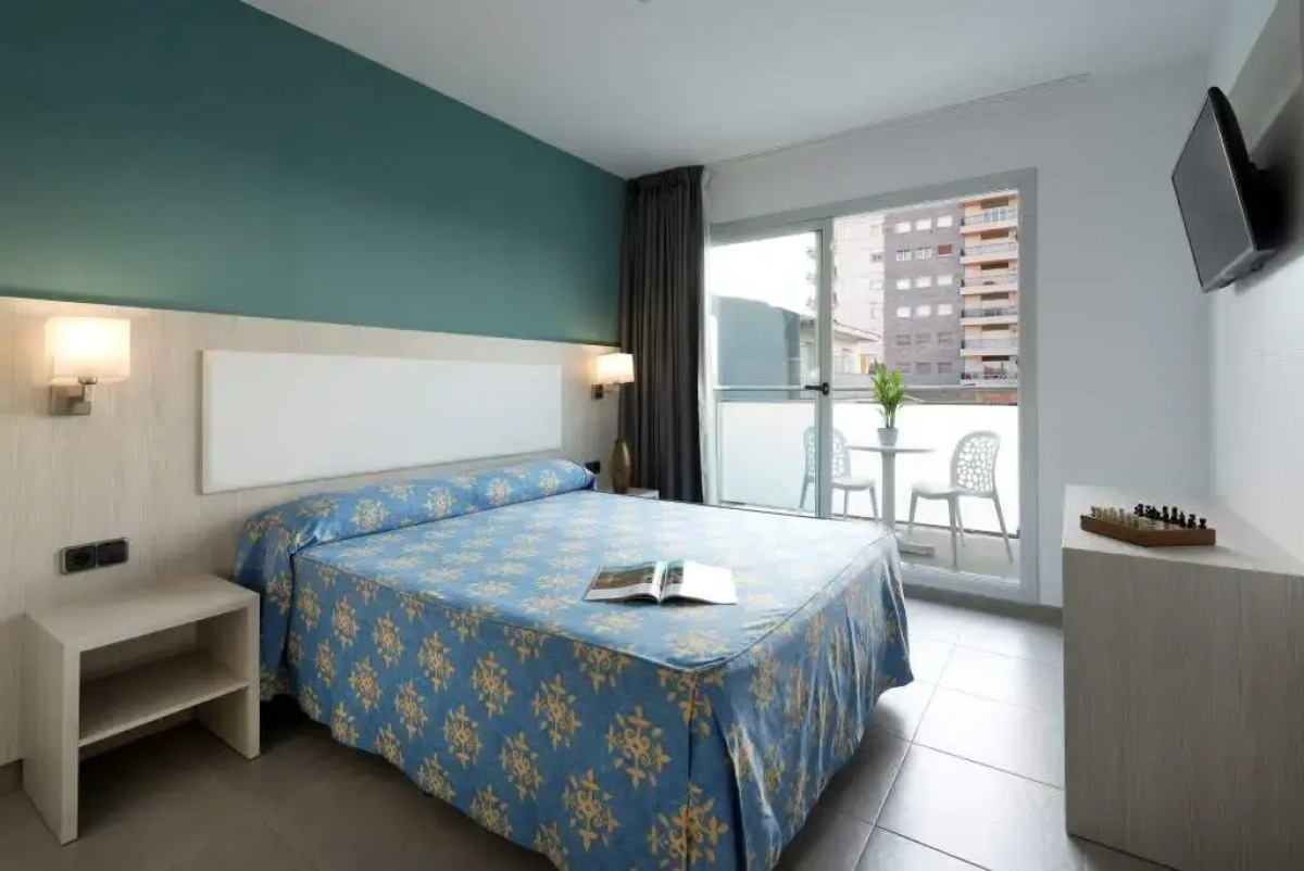 Отель 4R Miramar Calafell