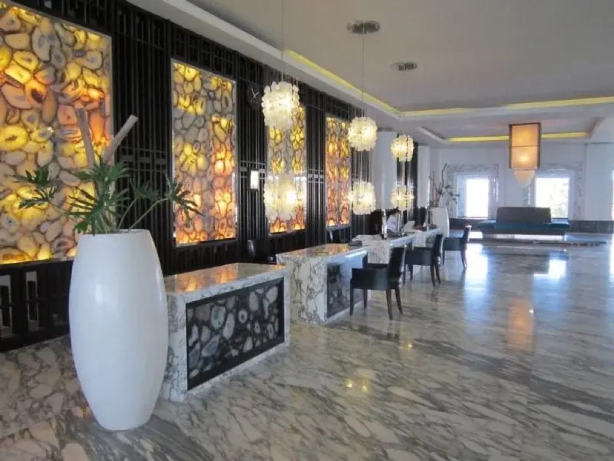 Dreamland Paradise Hotel