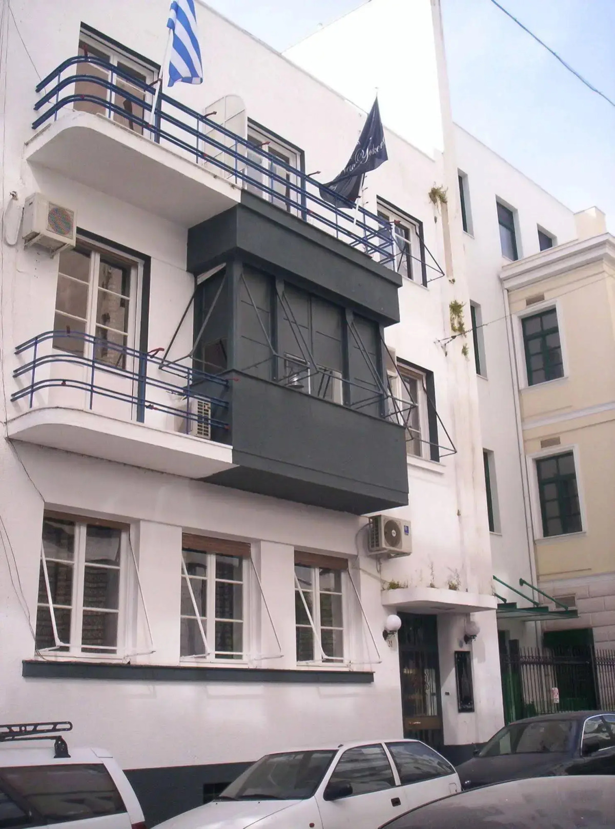 The New Yorkers Hotel