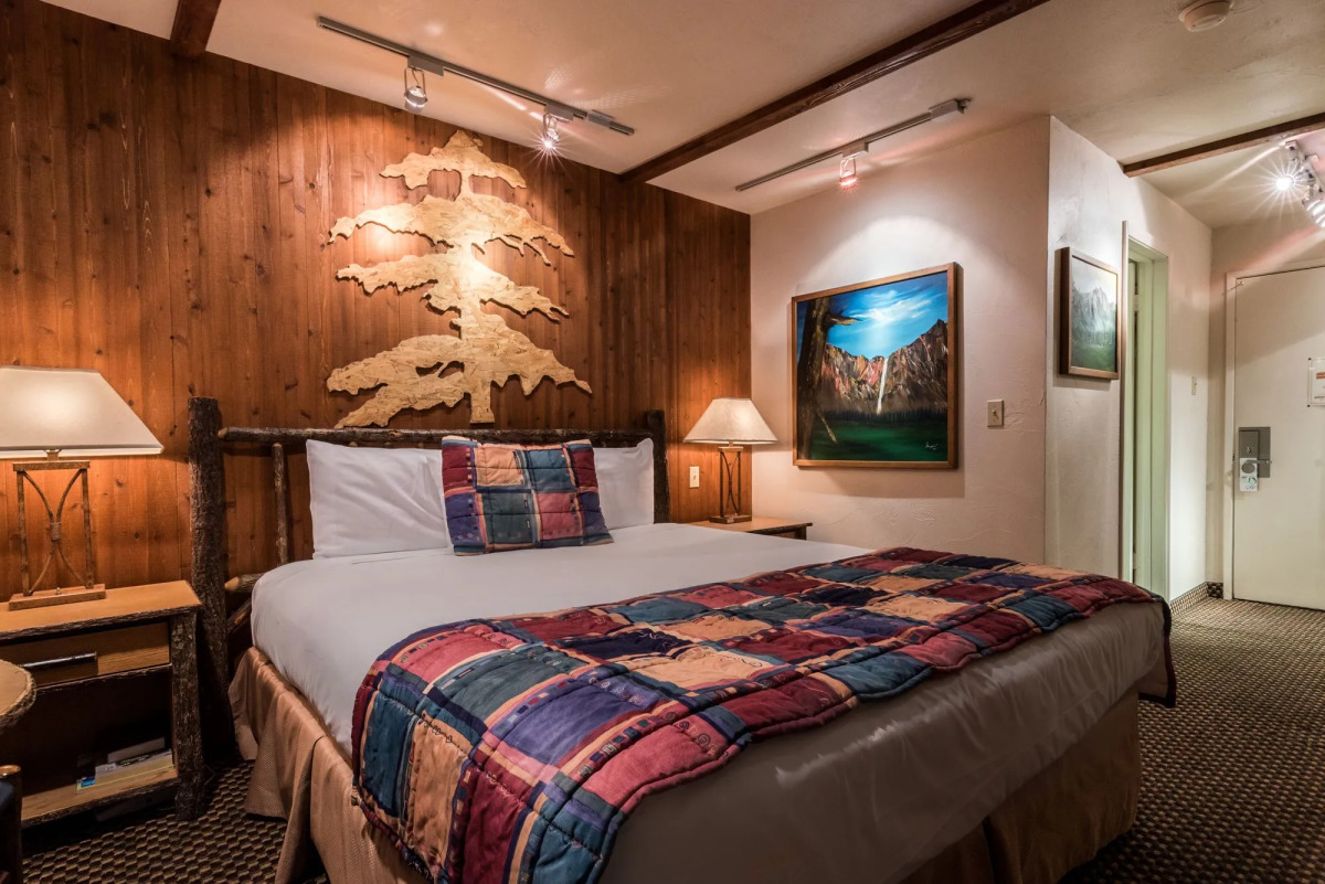 Lakeside Inn and Casino