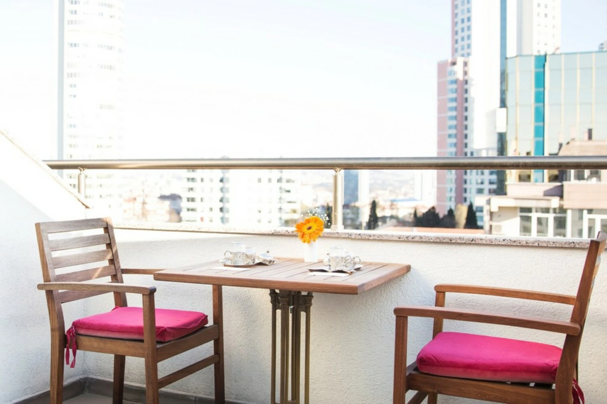 Grand Aras Hotel & Suites