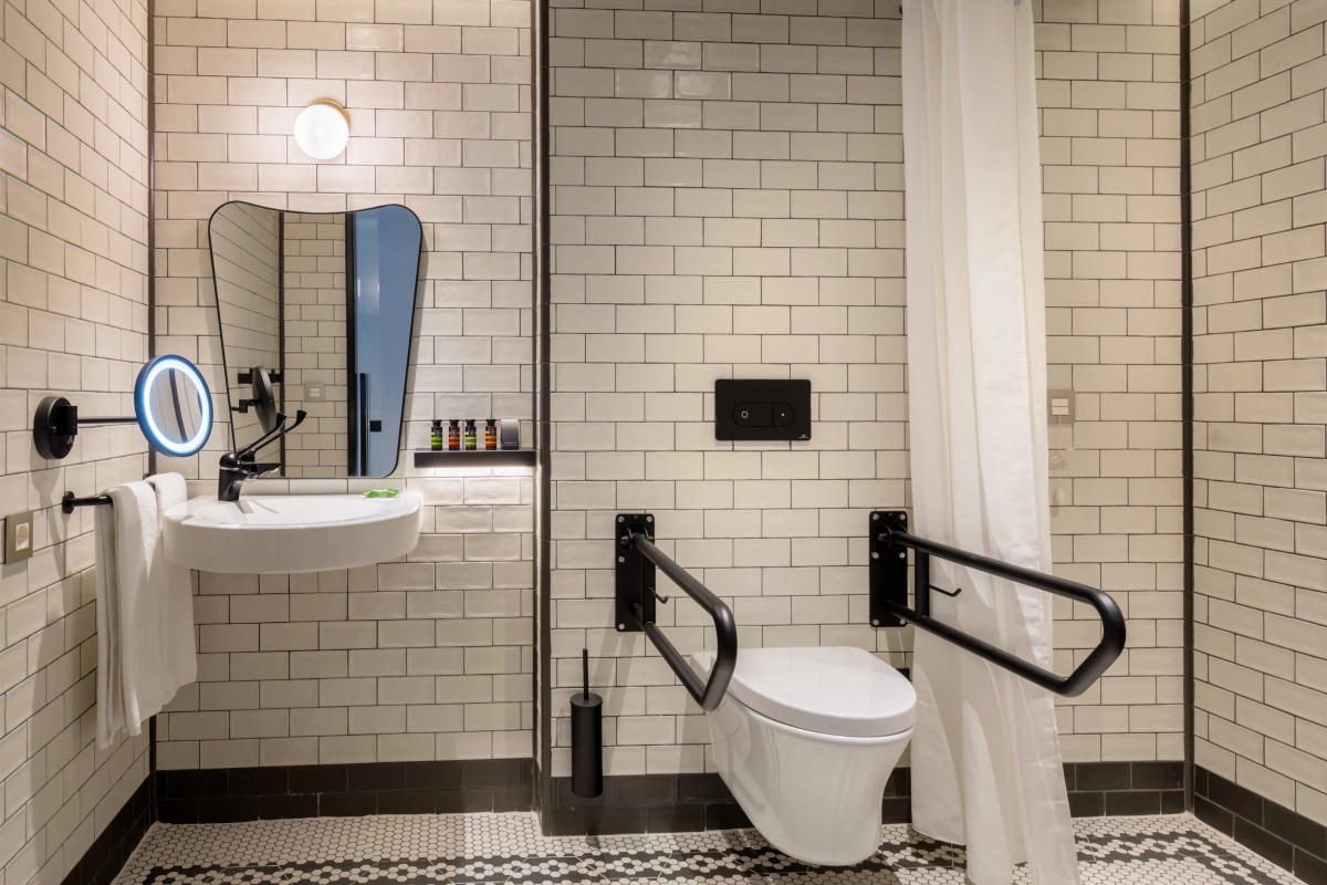 Отель Canopy by Hilton Madrid Castellana