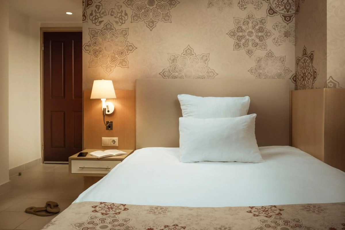 Robinson Camyuva - Adults only