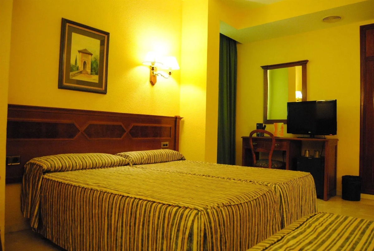 Отель Reina Cristina