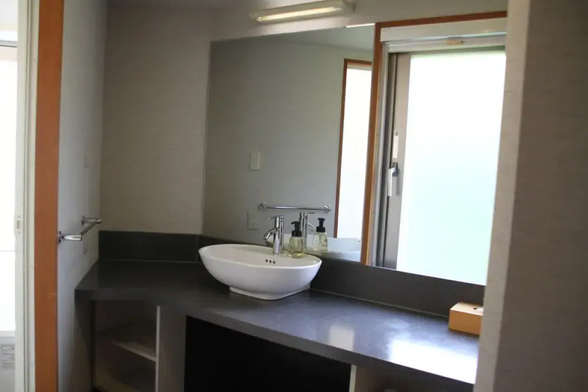 The Ridge Hotel & Apartments