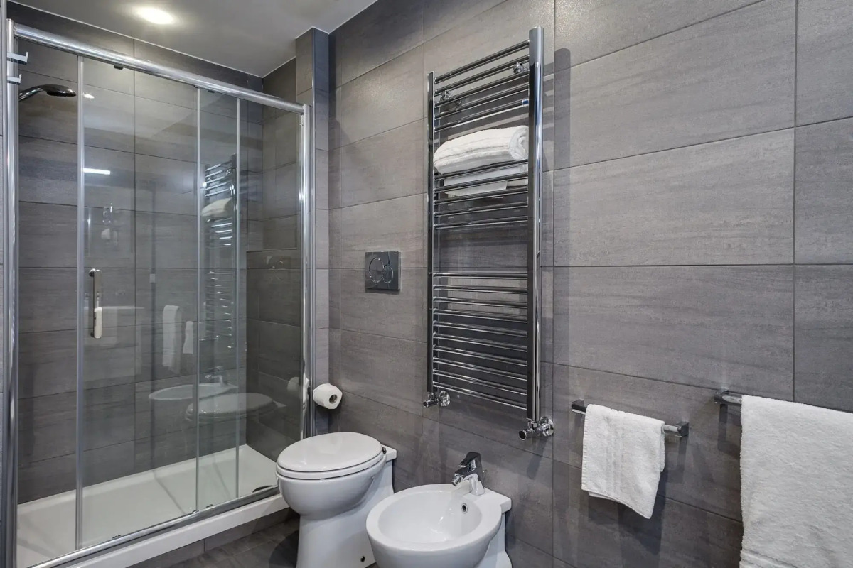 Charme & Chic Luxury