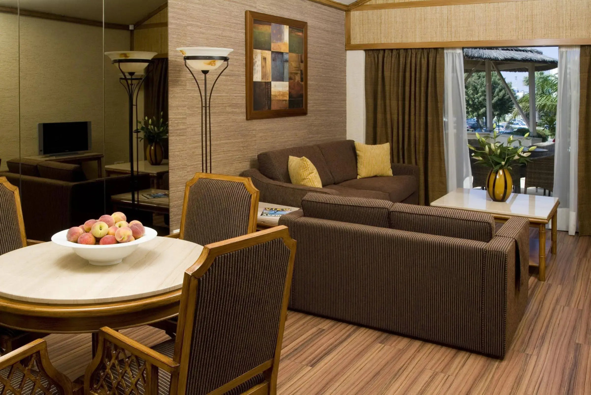 Palm Beach Hotel & Bungalows