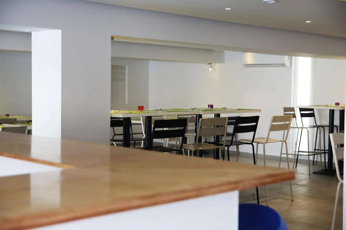 Sea Cleo Napa Hotel & Annex