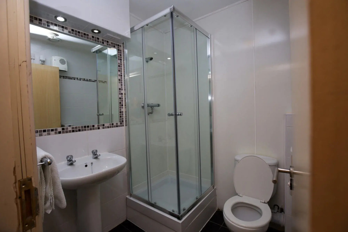 International Inn - Hostel