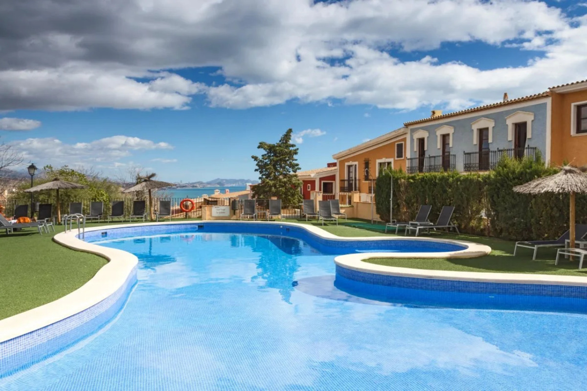 Occidental Pueblo Acantilado