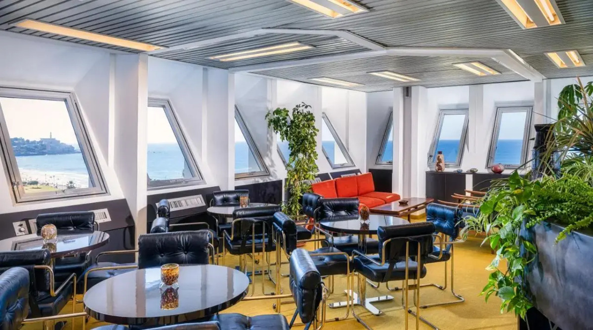 Brown Brut Seafront Hotel