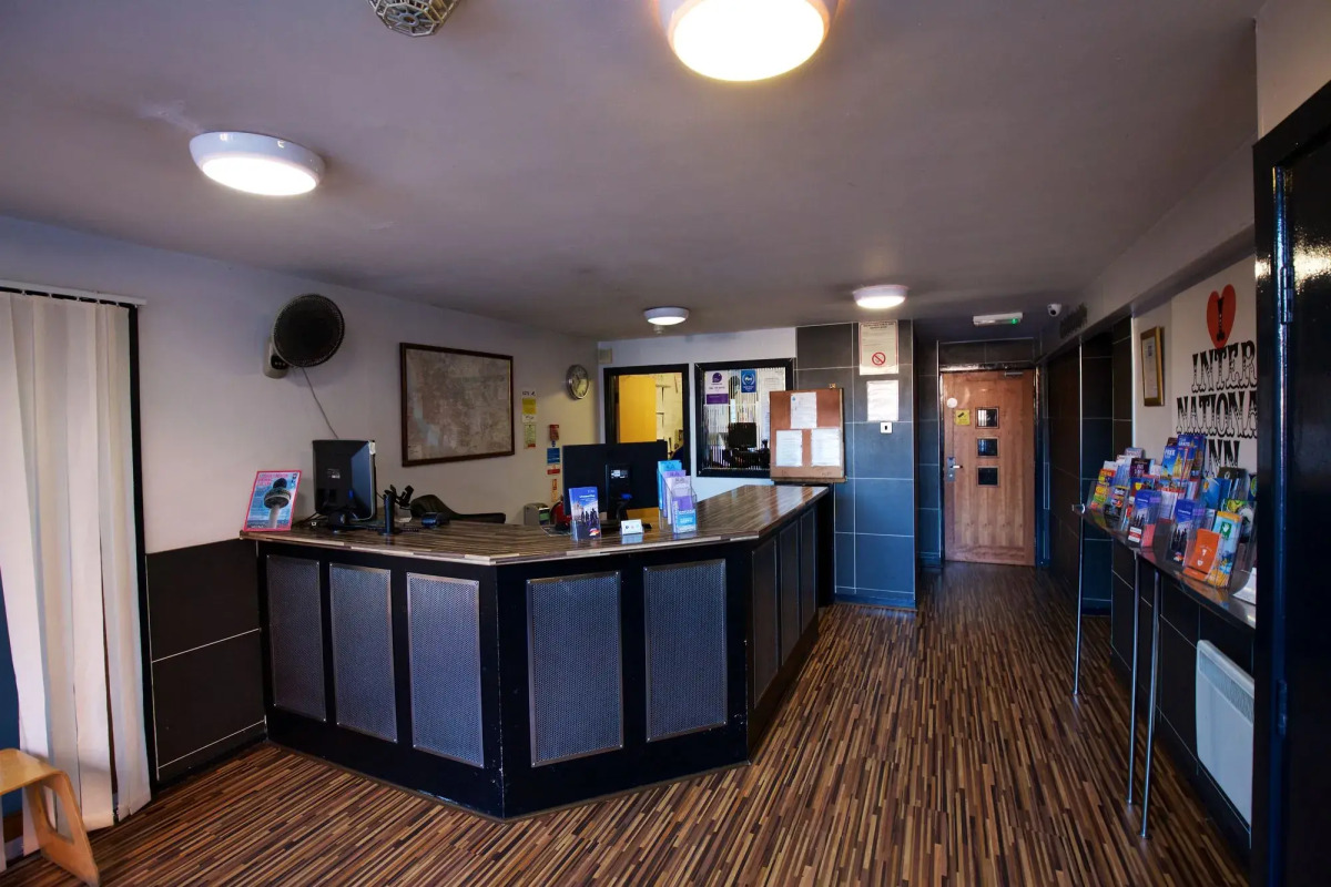 International Inn - Hostel