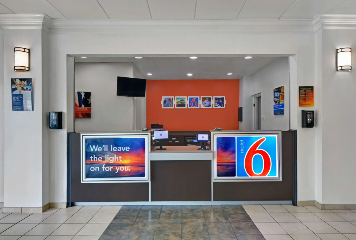 Motel 6 Cutler Bay, FL