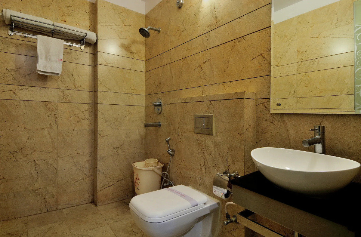 Check In Room Chuna Mandi