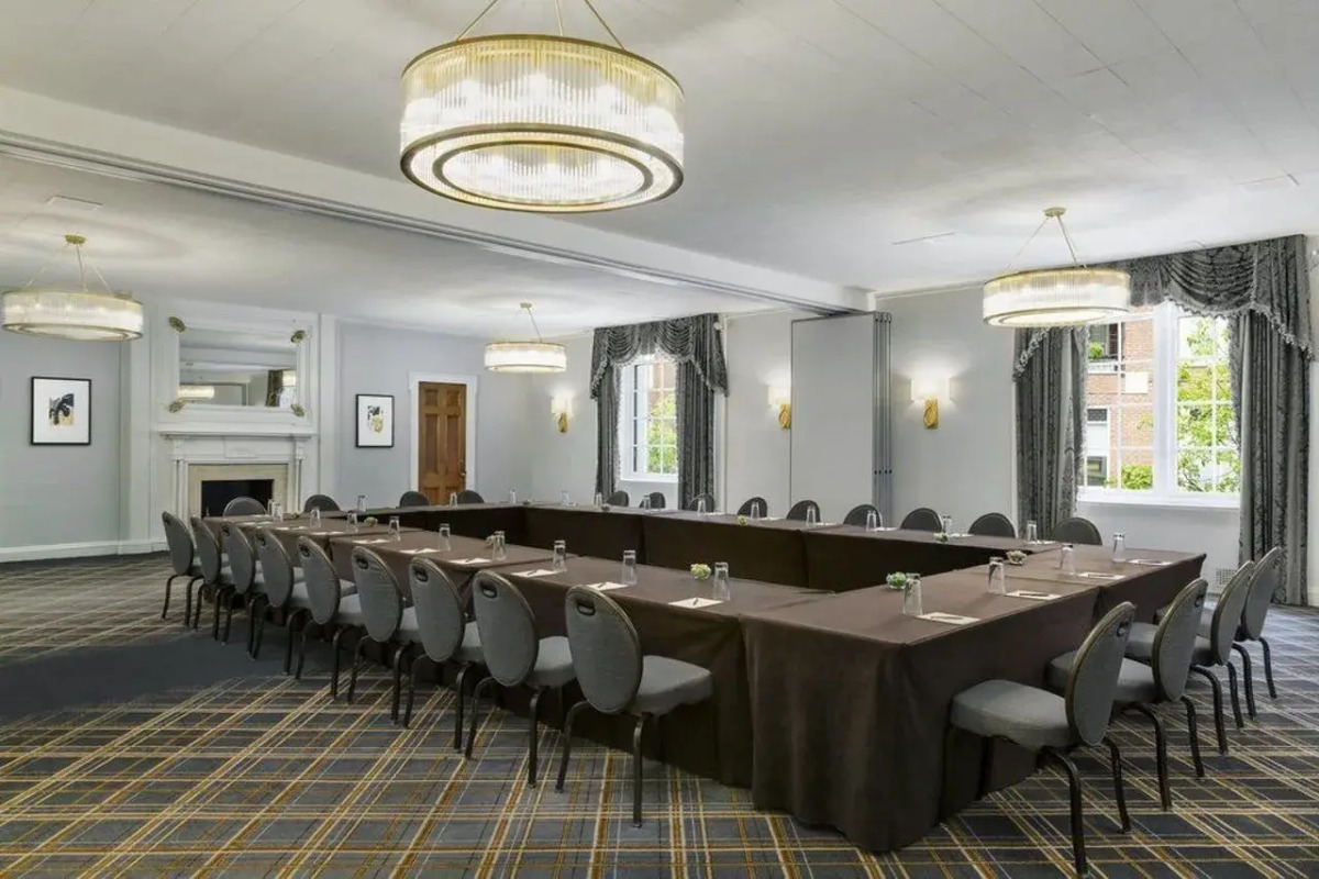 Отель Hilton Boston Park Plaza