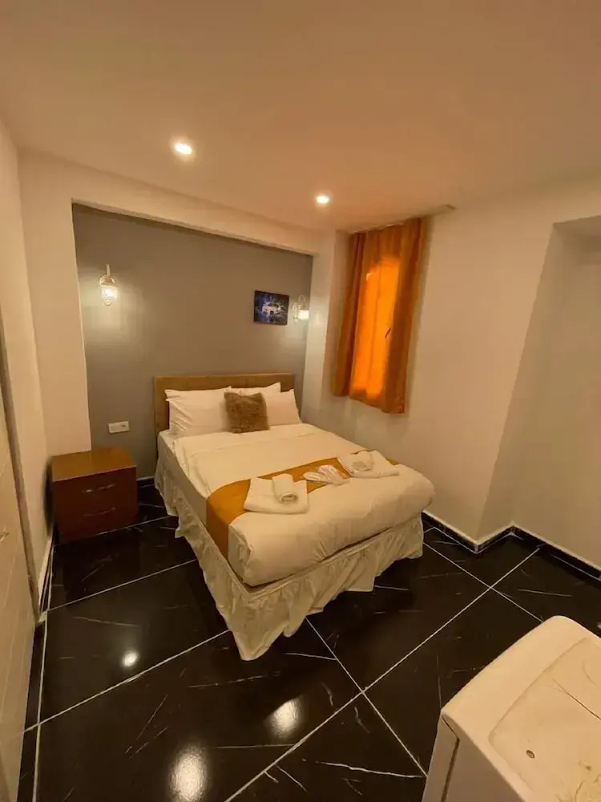 Happy Dreams Apart Hotel