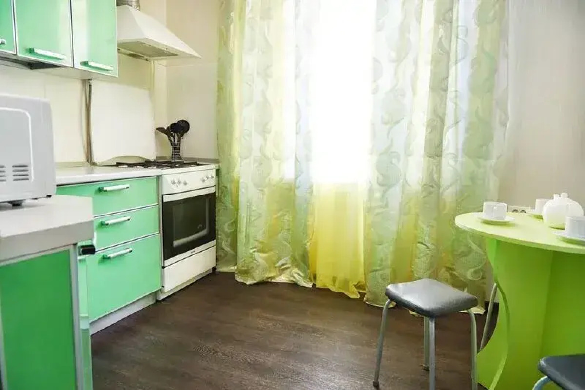 Pyat Zvezd  na pr-te Lenina, d. 104-1