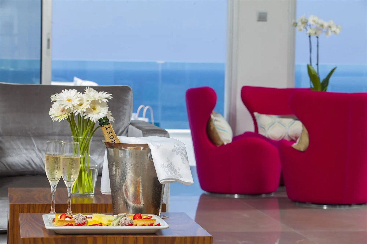 King Evelthon Beach Hotel & Resort