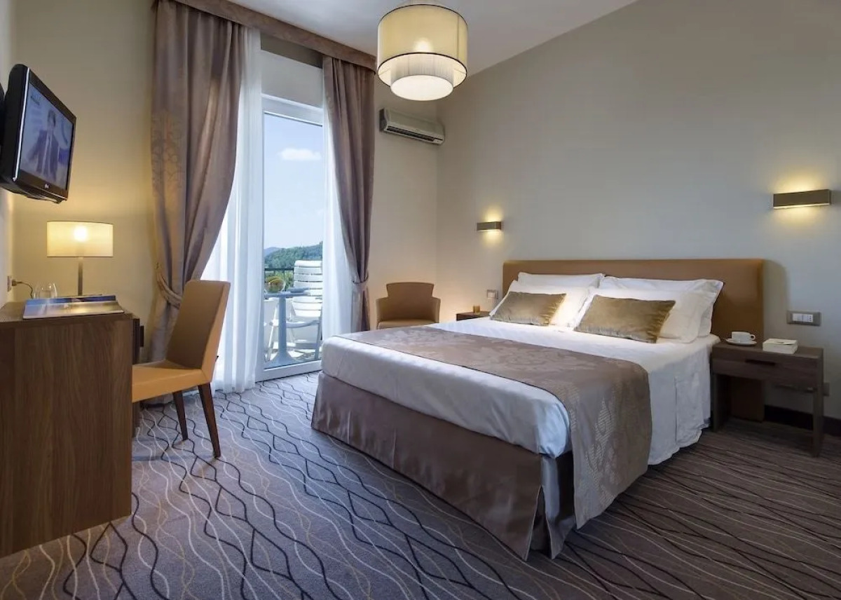 Отель Ariston Molino Buja