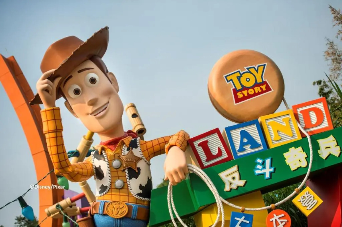 Hong Kong Disneyland Hotel