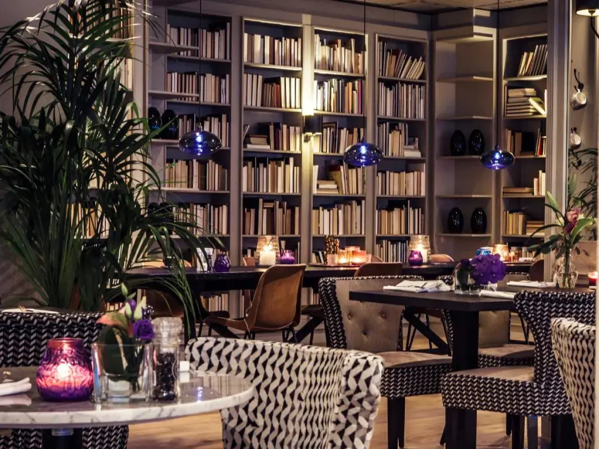 Carlton Square Hotel