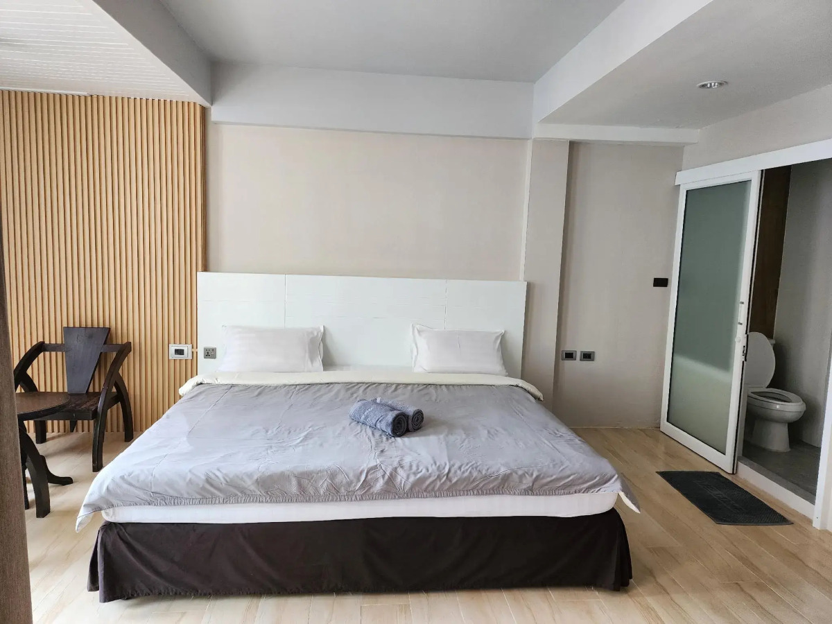 B & B Patong Beach House