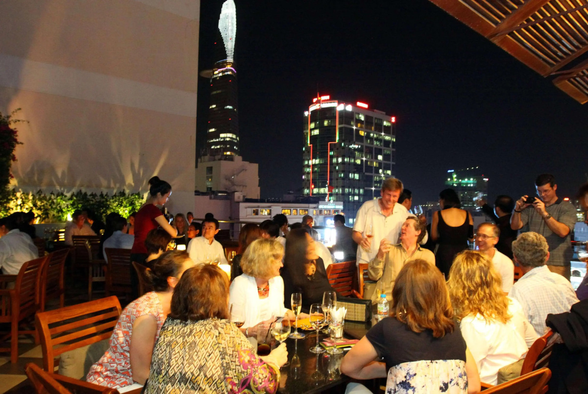 Отель Caravelle Saigon