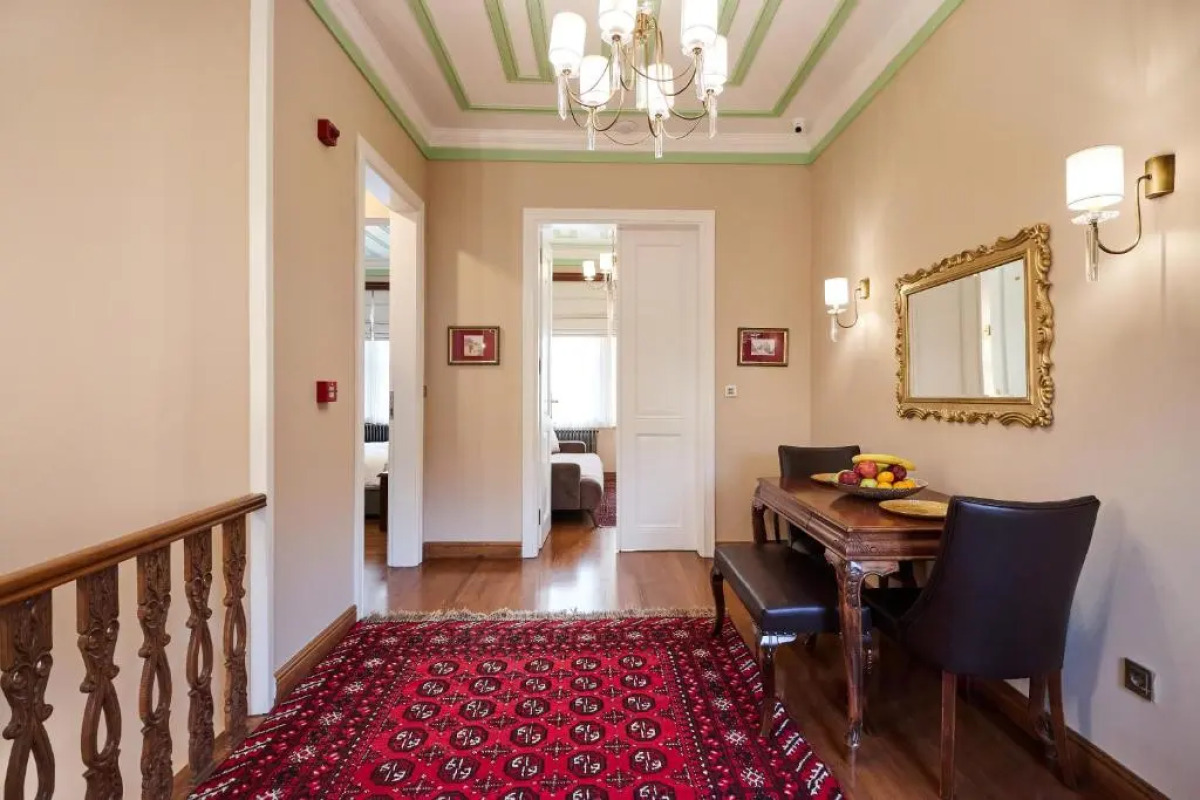 White Palace Old City Boutique Hotel