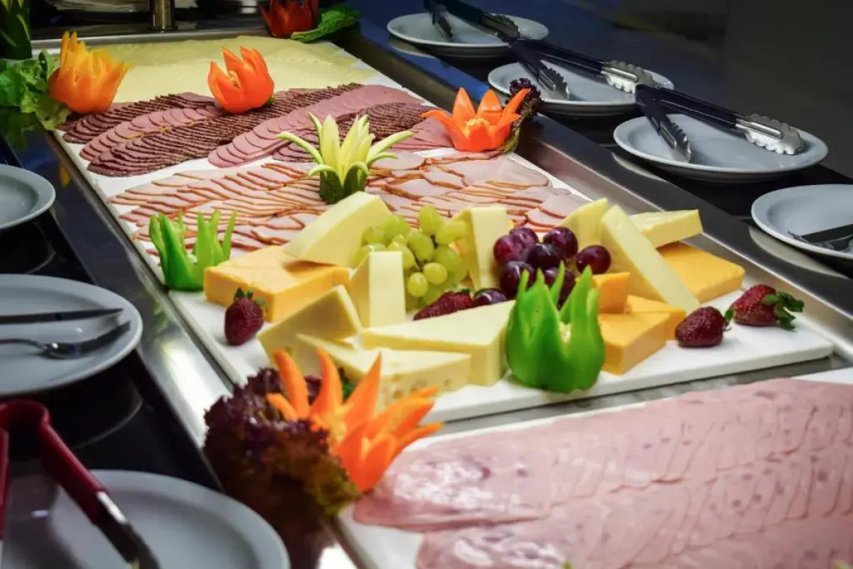 The Golden Coast Beach Hotel