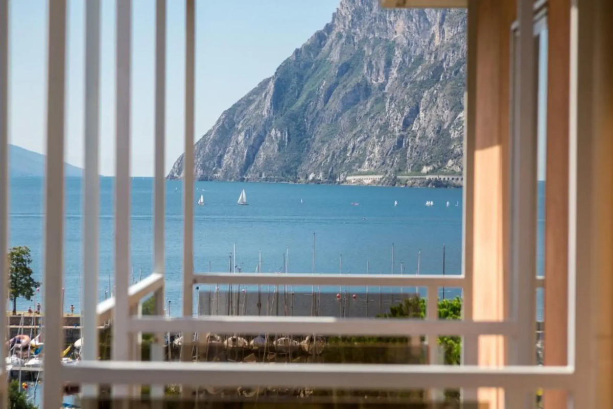 Lake Front Hotel Mirage