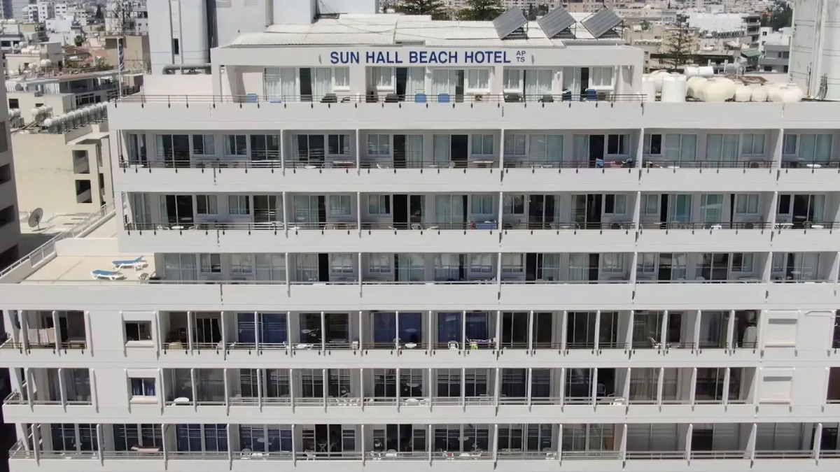 Sun Hall Beach Hotel Apts.