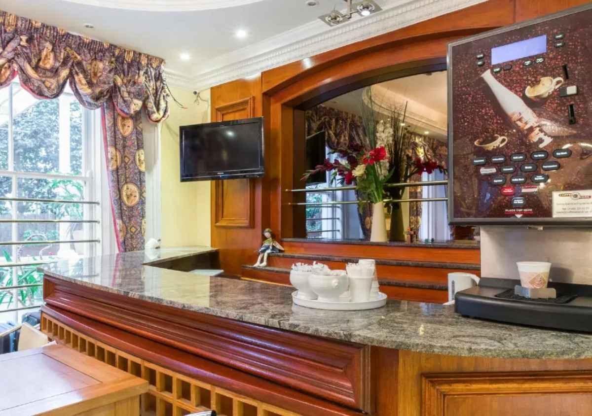 Pembridge Palace Hotel