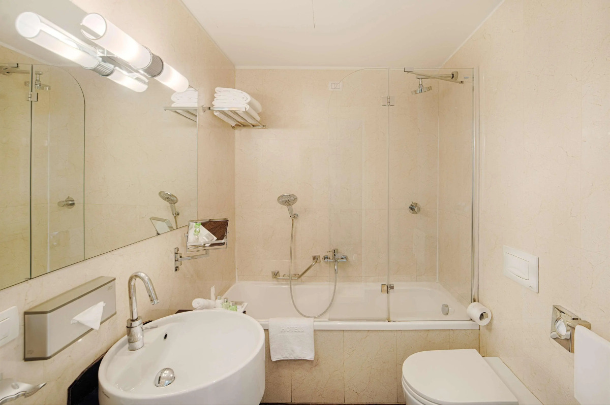 Отель NH Collection Roma Giustiniano