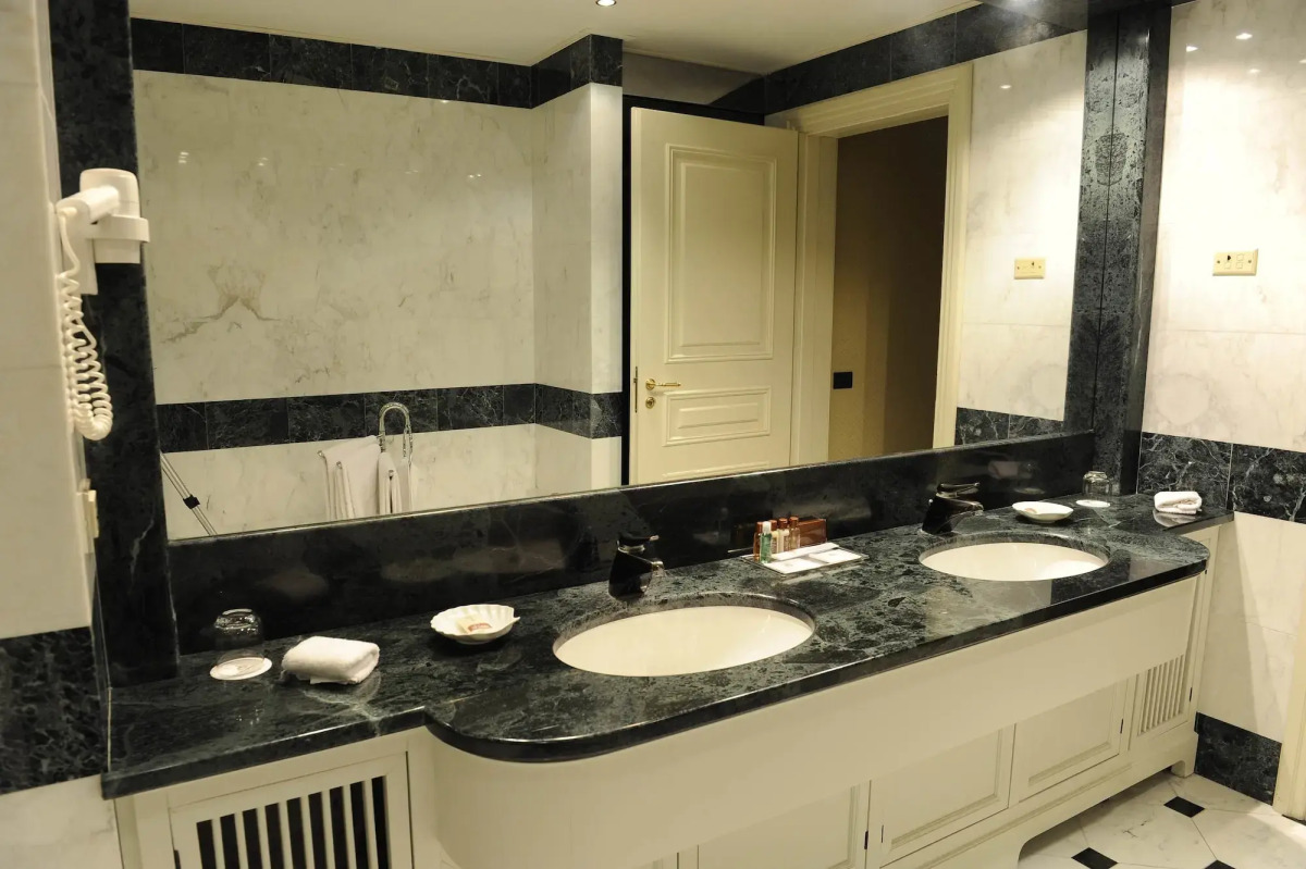 Tower Genova Airport Hotel & Conference Center